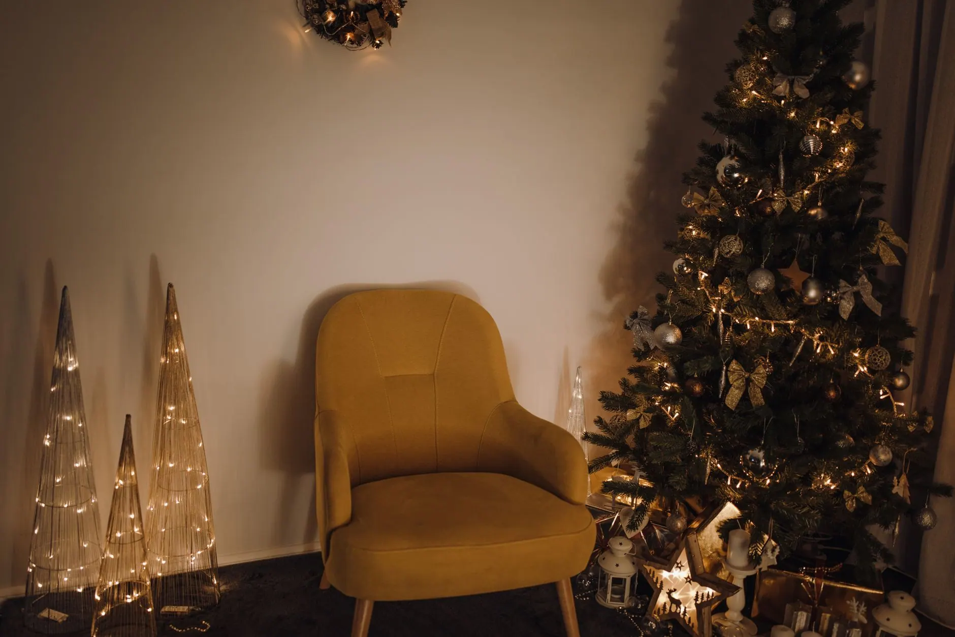 Cosy living room decorated for the holidays