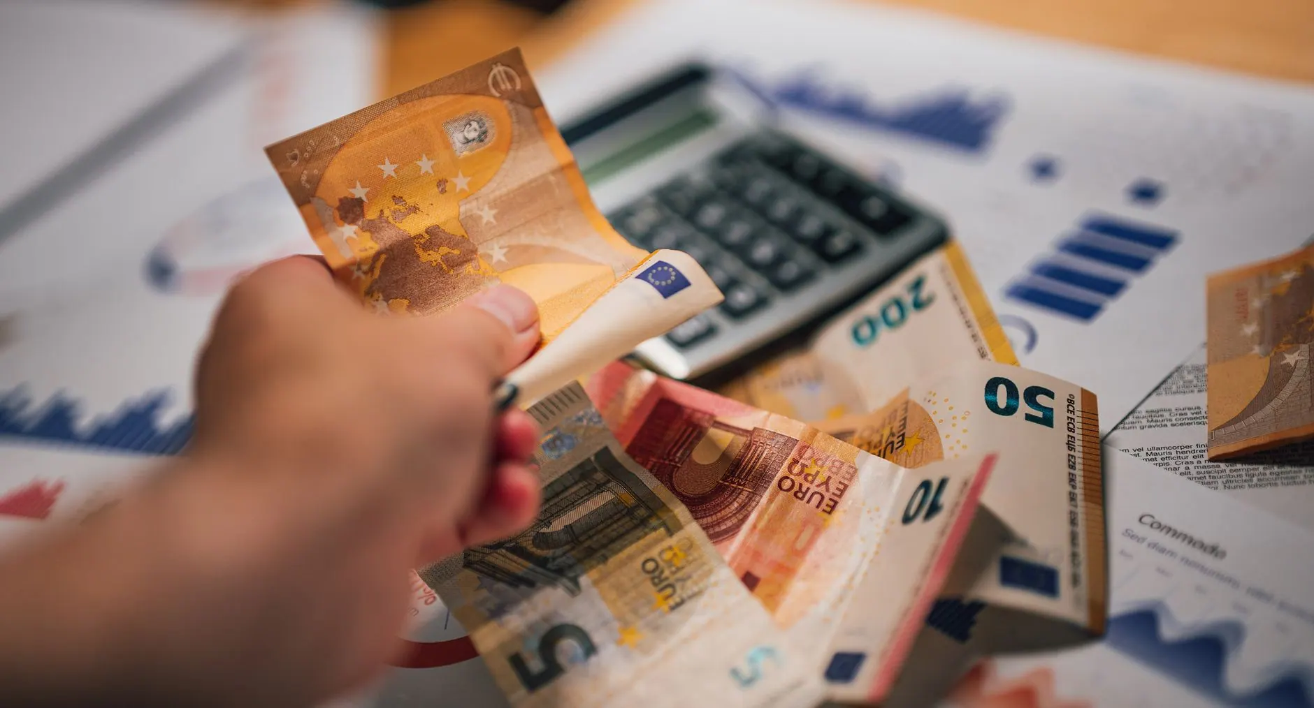 Calculating holiday expenses